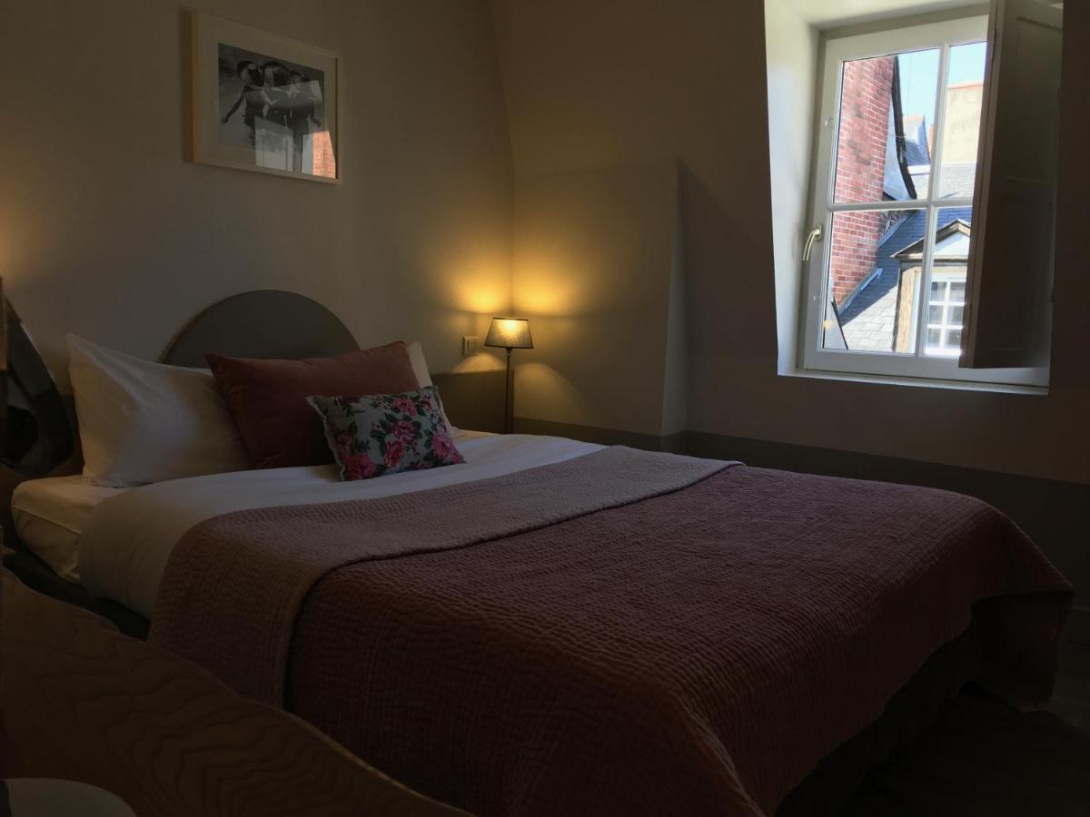 Hotel L'Adresse Тур Екстериор снимка
