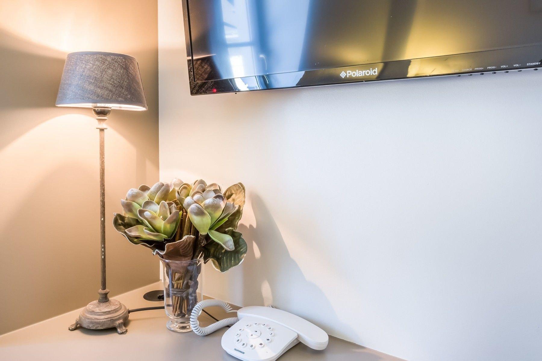 Hotel L'Adresse Тур Екстериор снимка