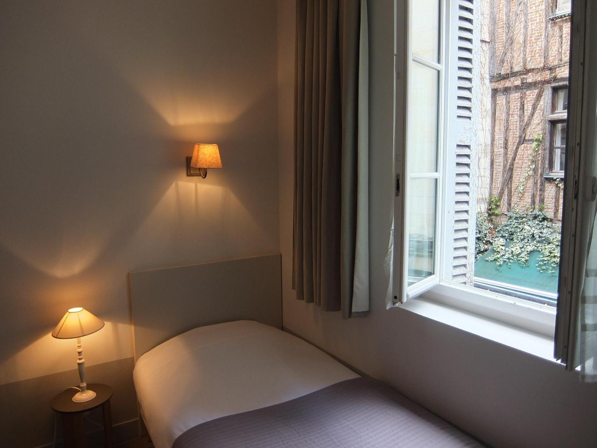 Hotel L'Adresse Тур Стая снимка